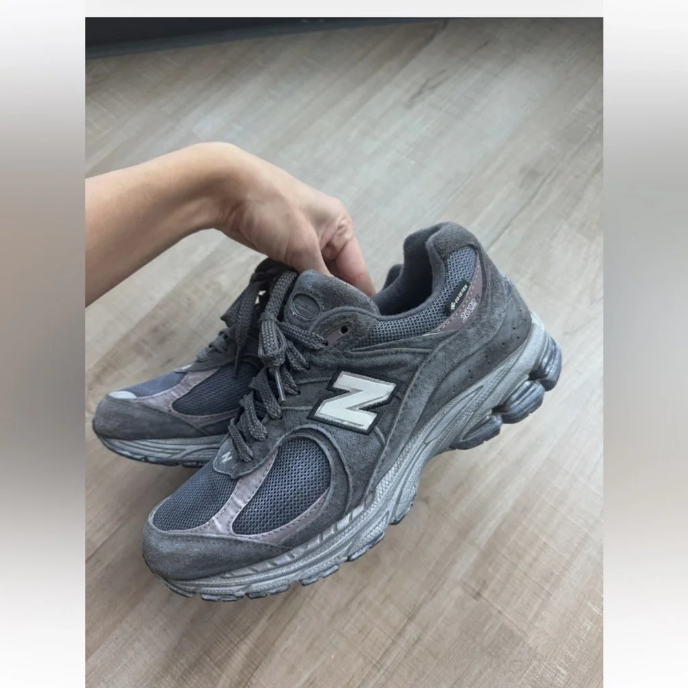 Womens New Balance 2002R Gore Tex Shoes Magnet Mood Indigo Sneaker Viral Running